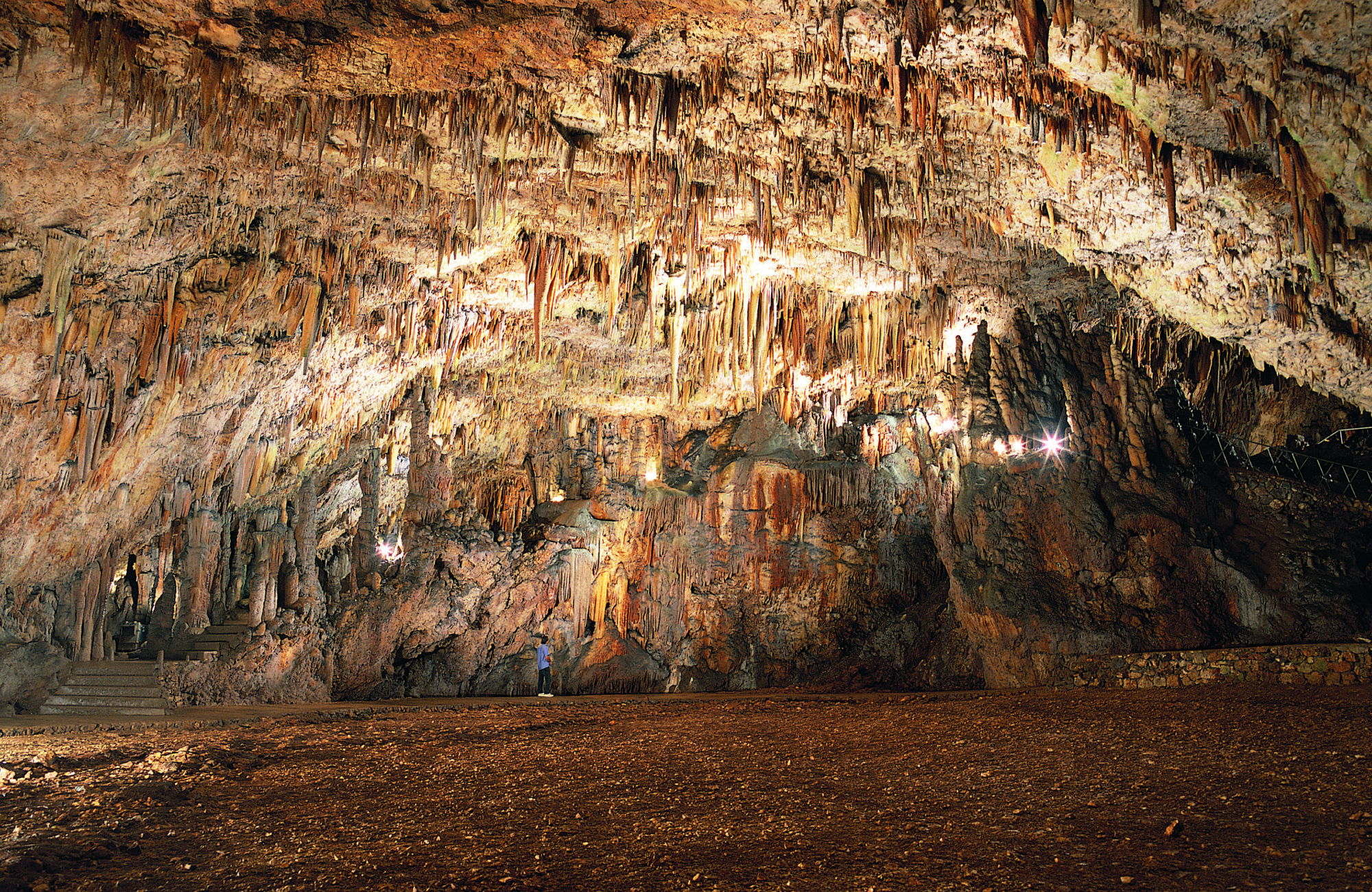 Drogarati Cave