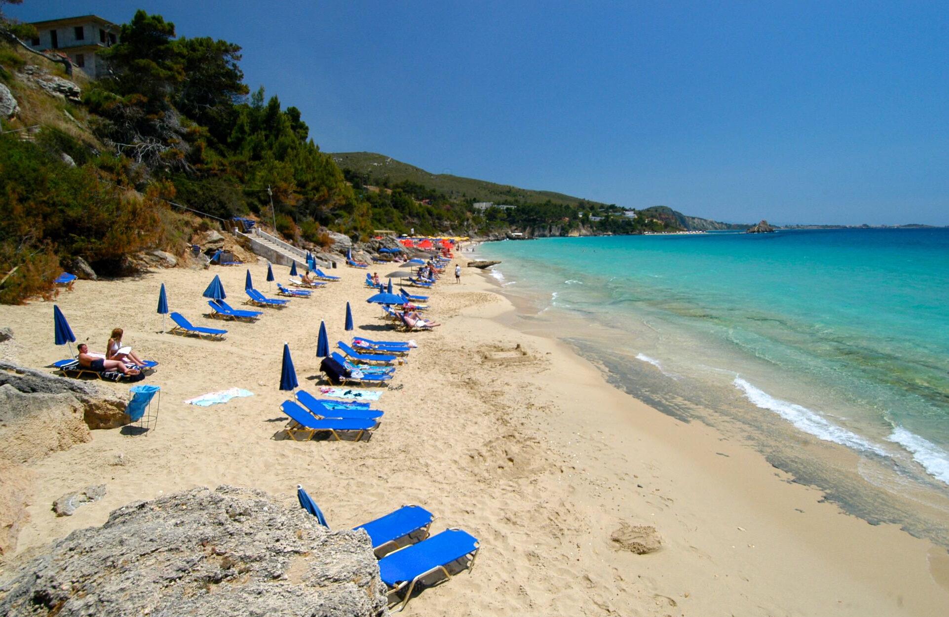 Makris Gialos - Beach